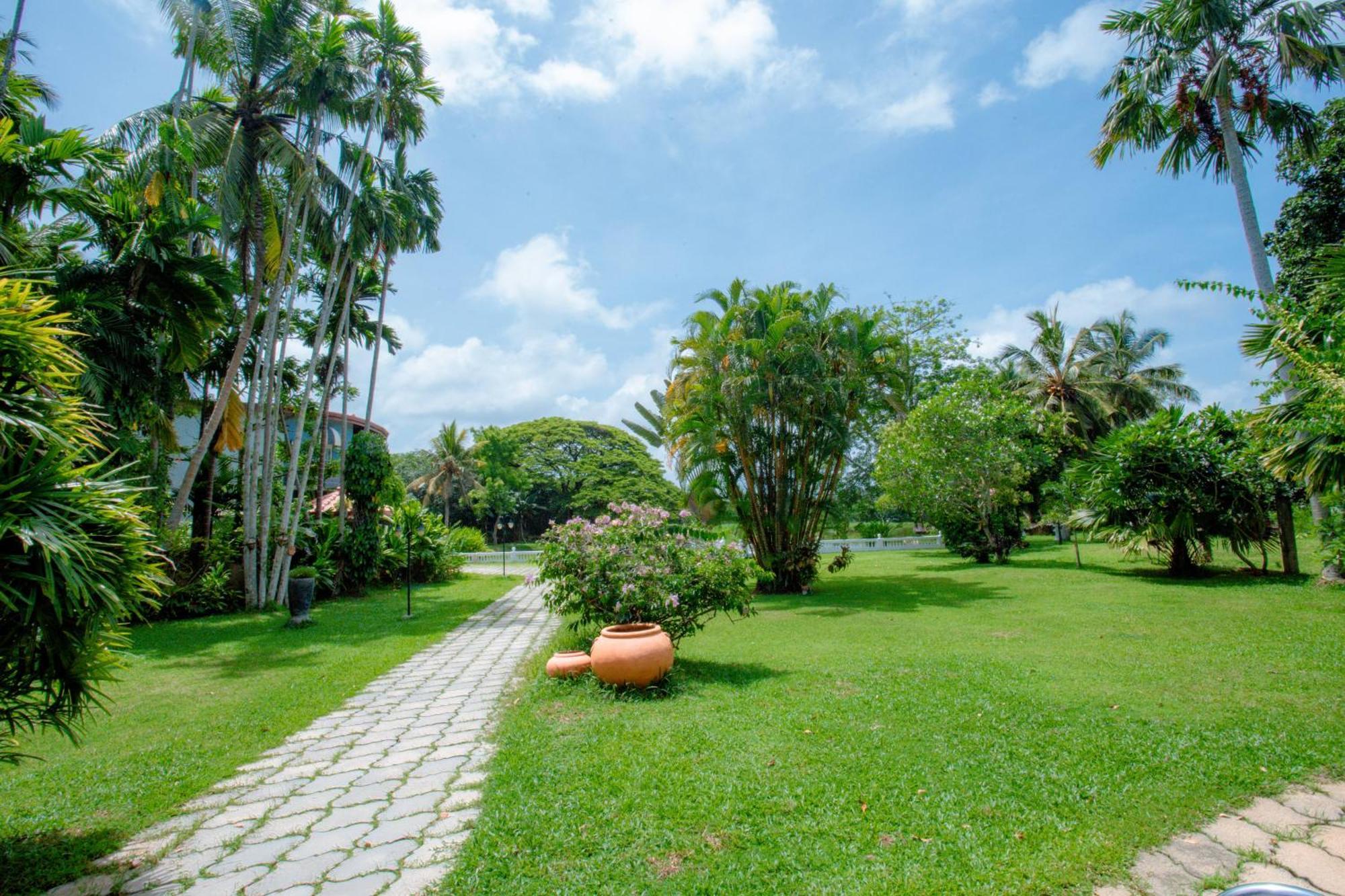 Ayubowan Swiss Lanka Bungalow Resort Bentota Esterno foto